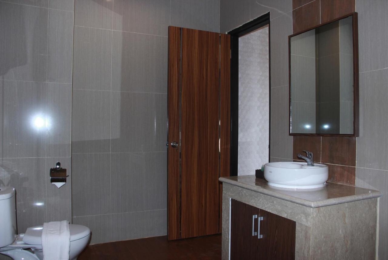 Metro Grand Venetian Hotel מראה חיצוני תמונה